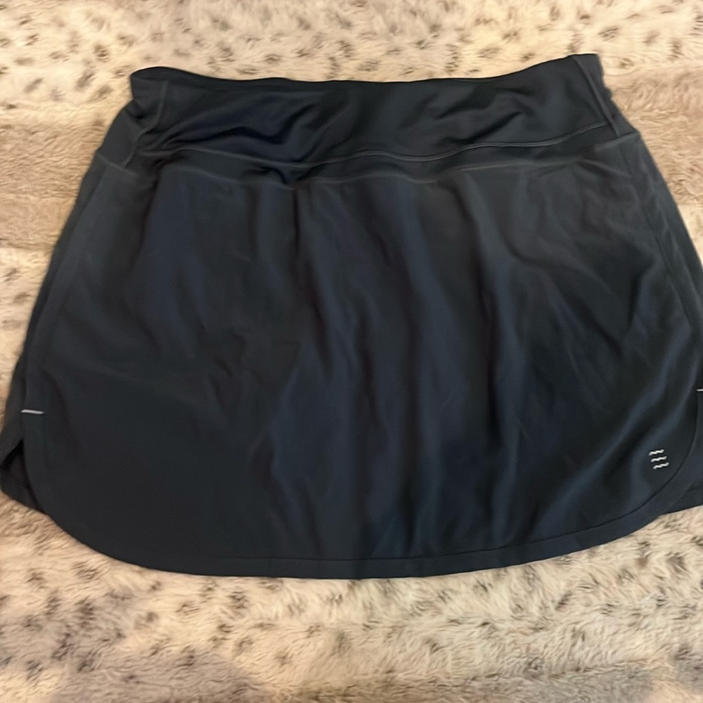 Workout skirt gray by Free Fly with little built in shorts